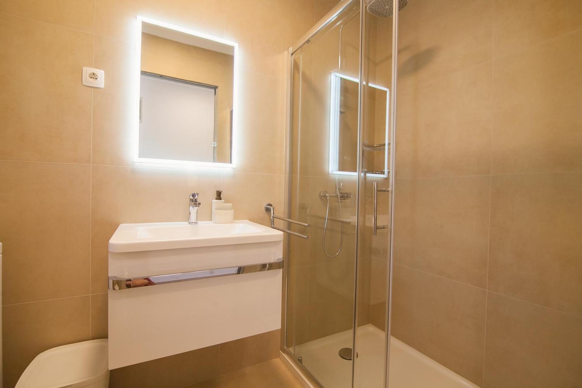 Sirius Apartments Bol Zewnętrze zdjęcie