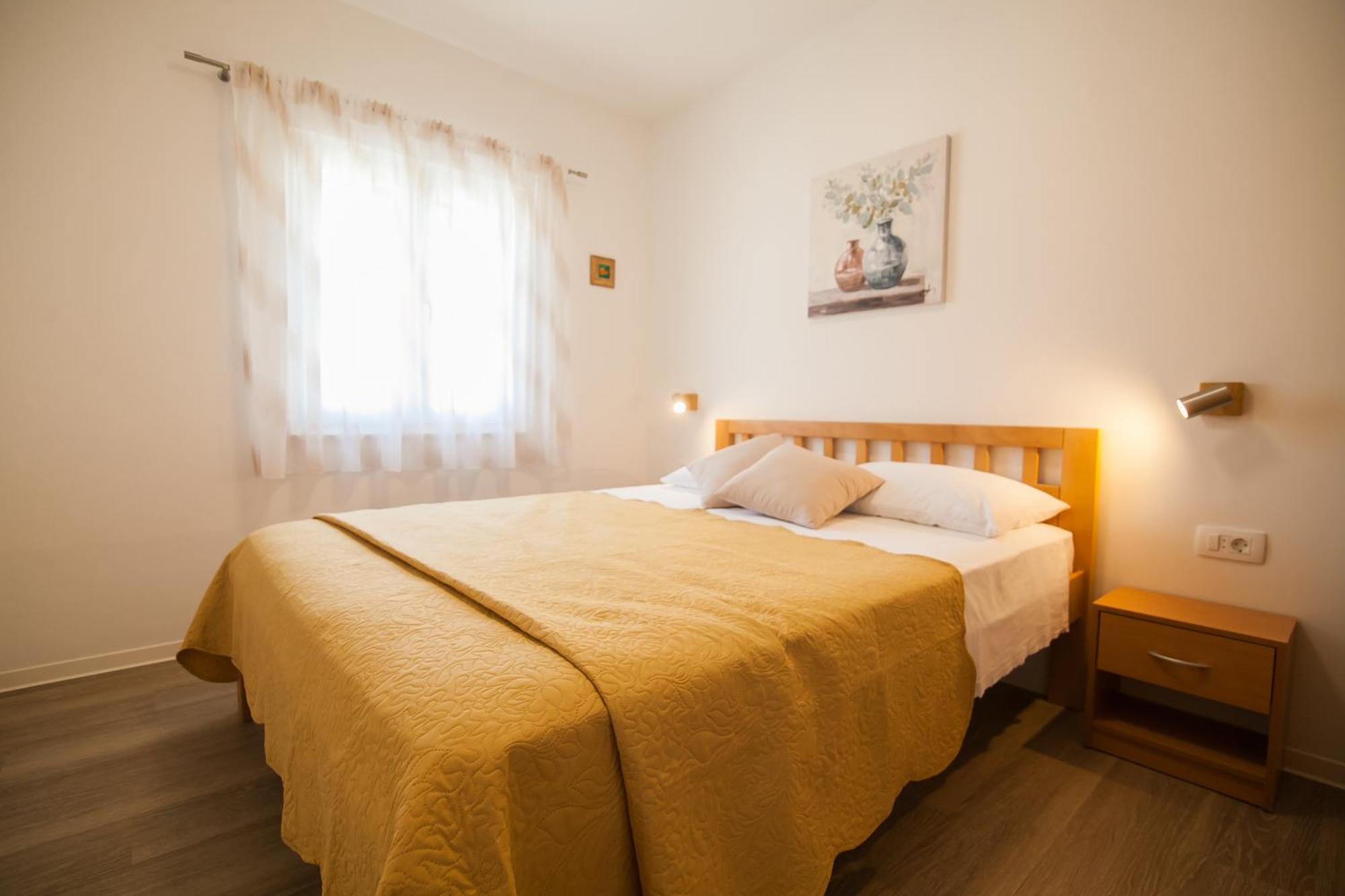Sirius Apartments Bol Zewnętrze zdjęcie
