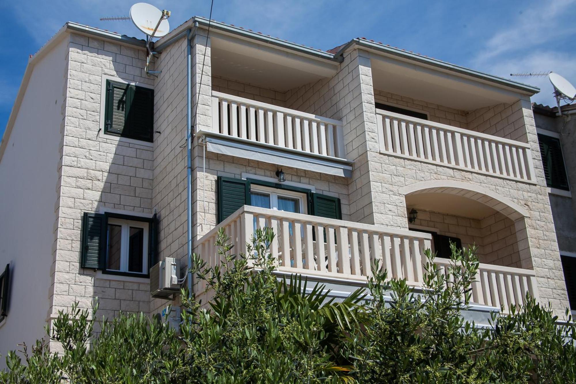 Sirius Apartments Bol Zewnętrze zdjęcie